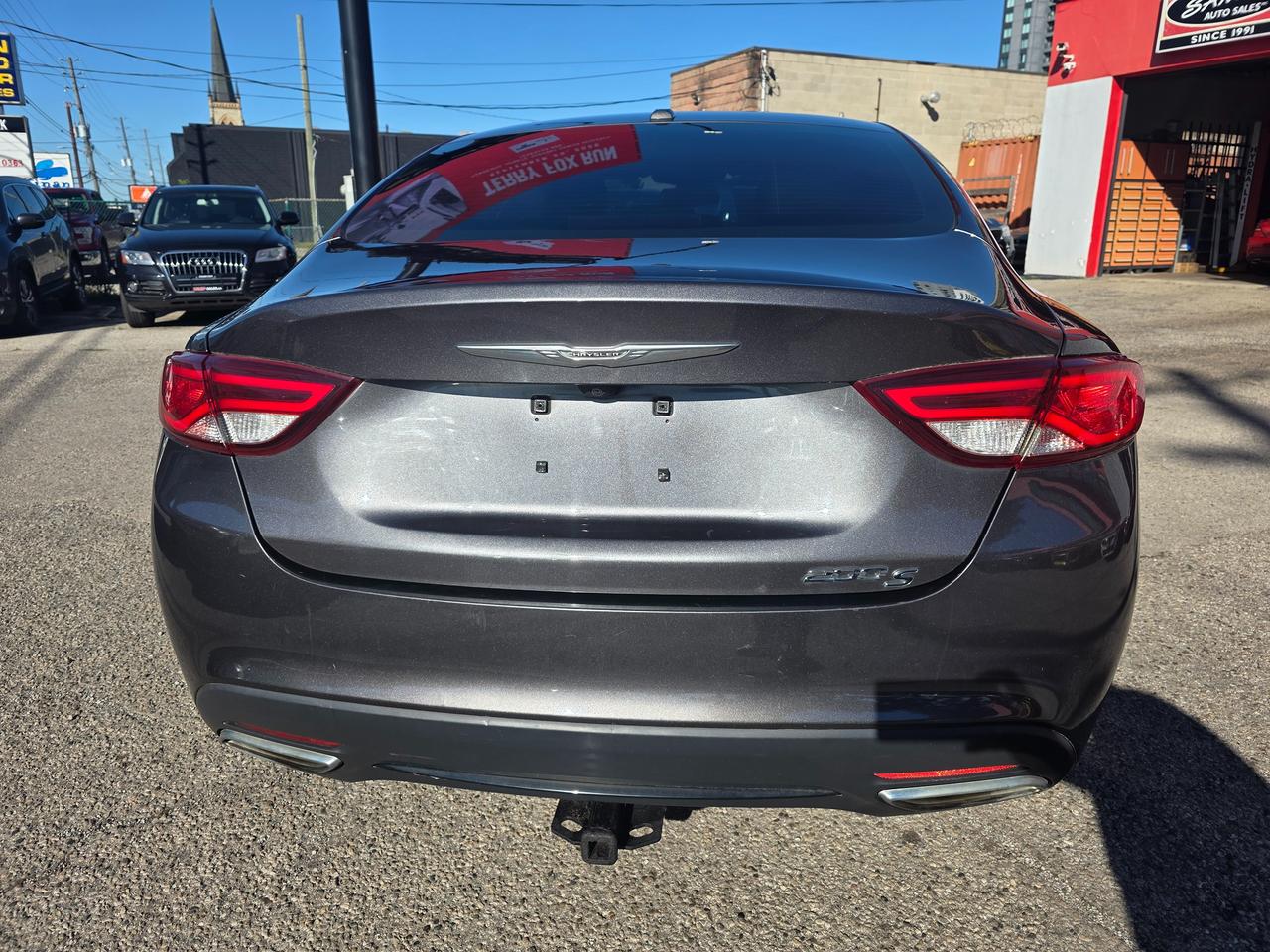 2015 Chrysler 200