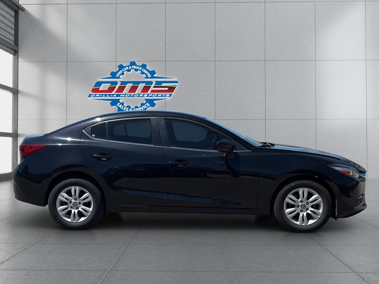 2018 Mazda MAZDA3 GS Photo
