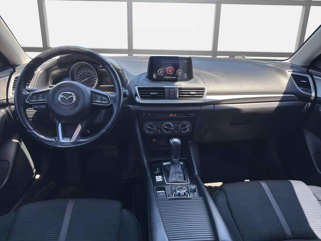 2018 Mazda MAZDA3 GS Photo