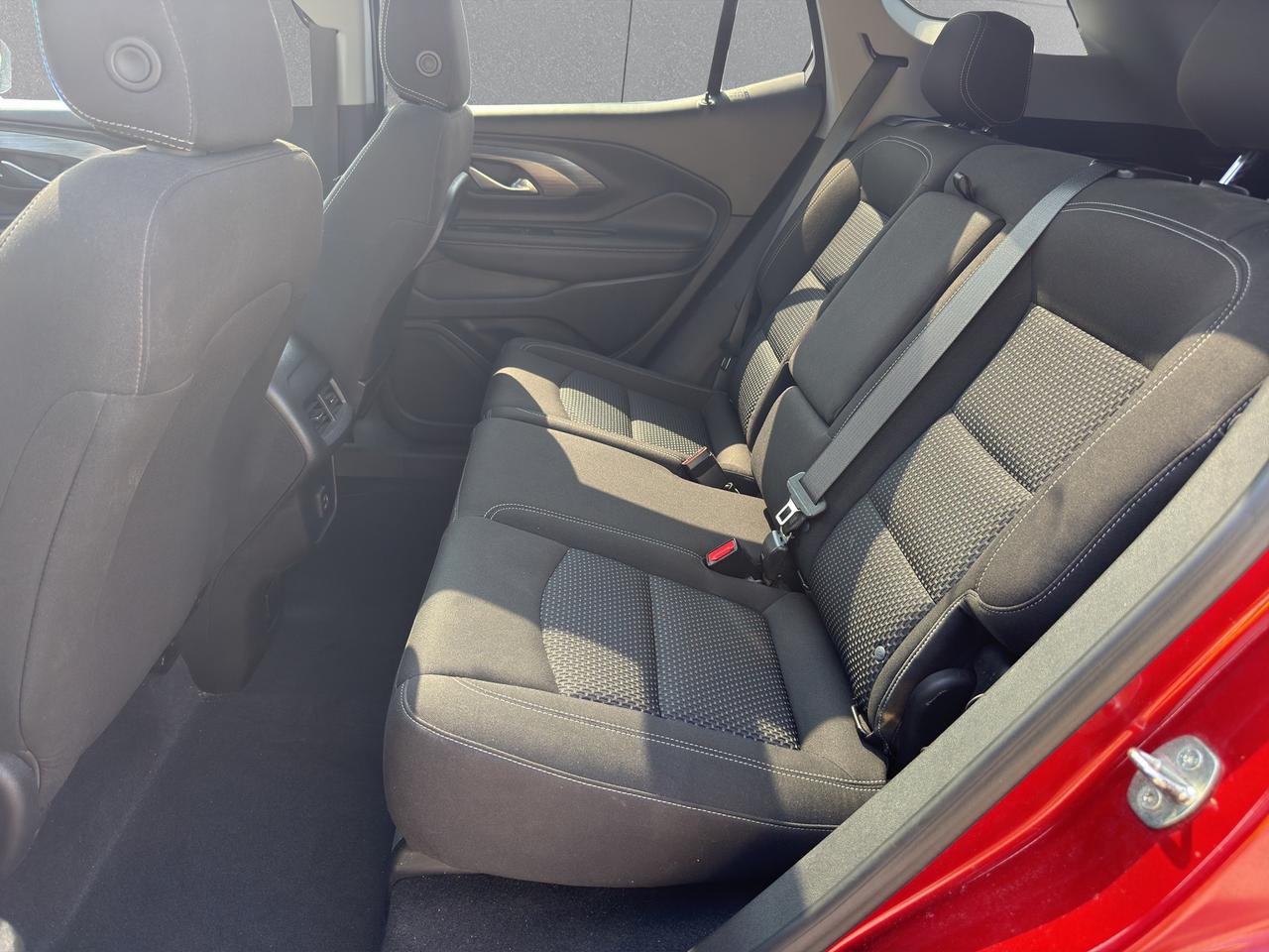 2023 GMC Terrain AWD 4DR SLE Photo