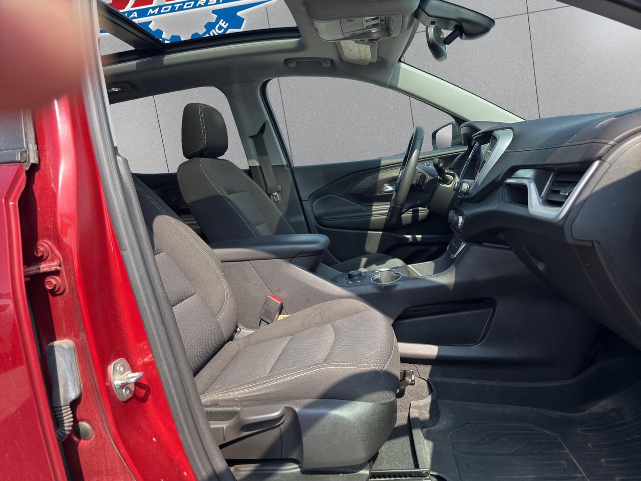 2023 GMC Terrain AWD 4DR SLE Photo