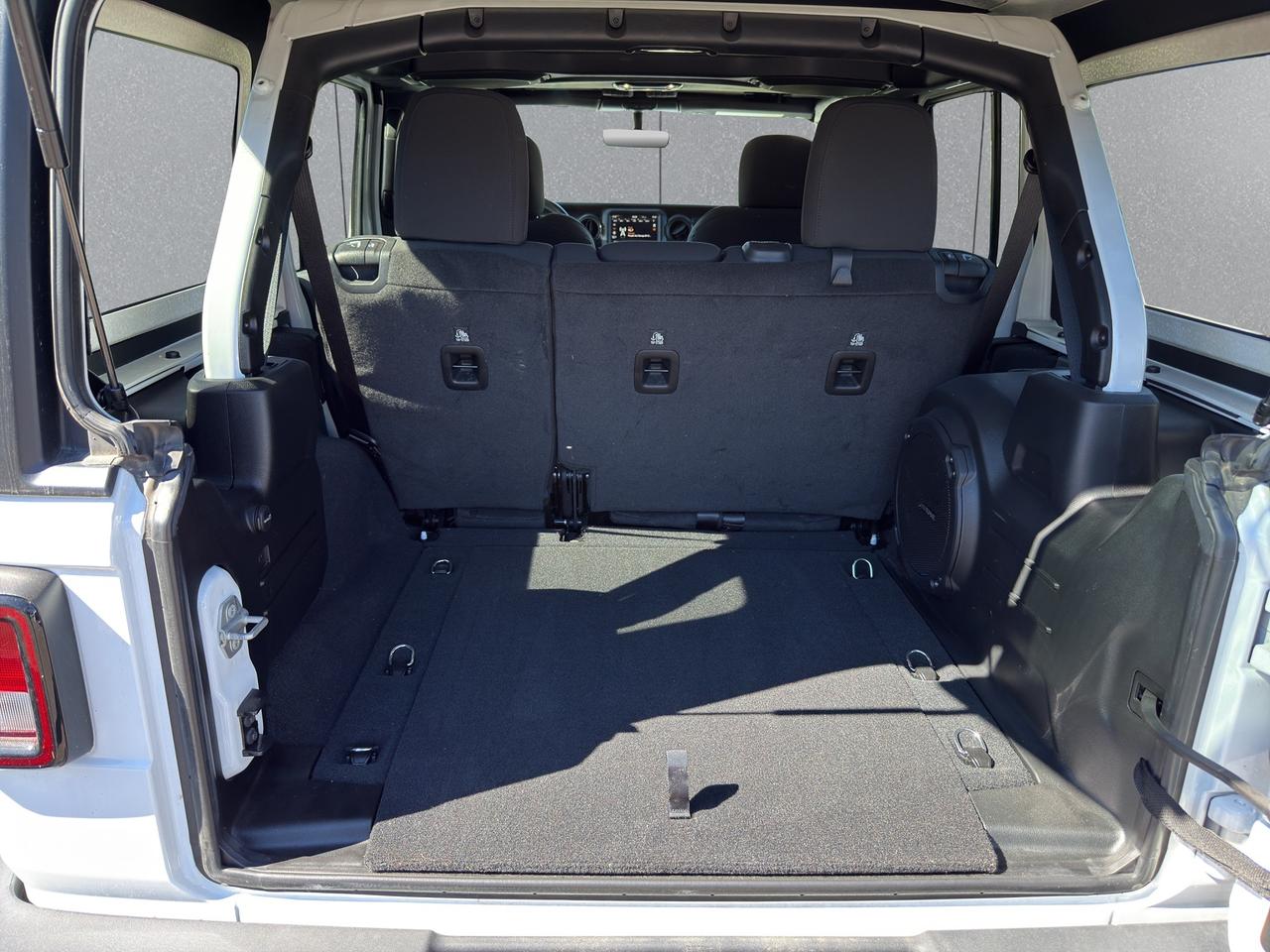2023 Jeep Wrangler SPORT ALTITUDE 4 DOOR 4X4 Photo