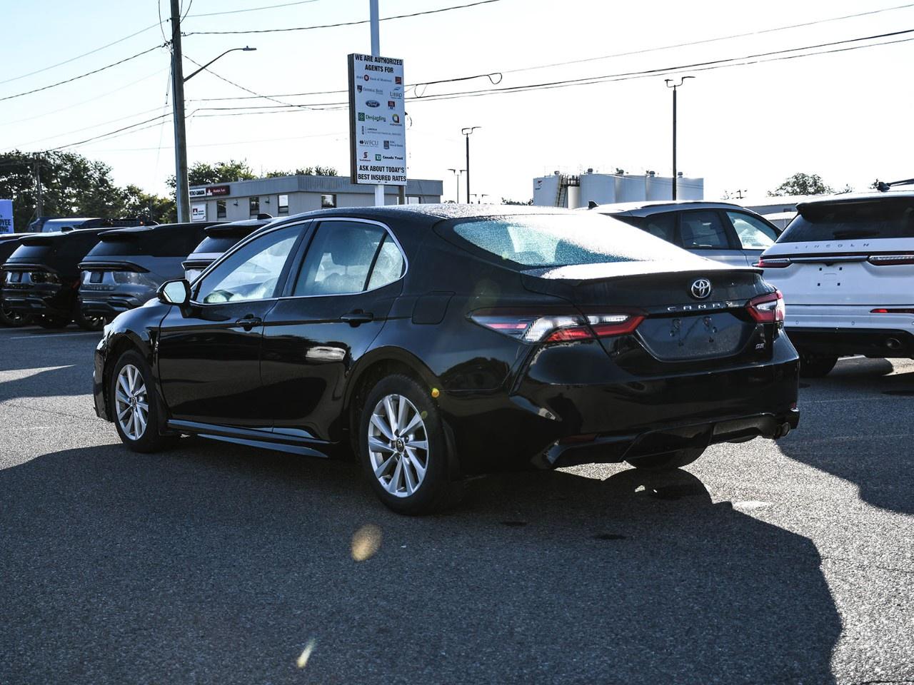 2021 Toyota Camry SE Auto Photo