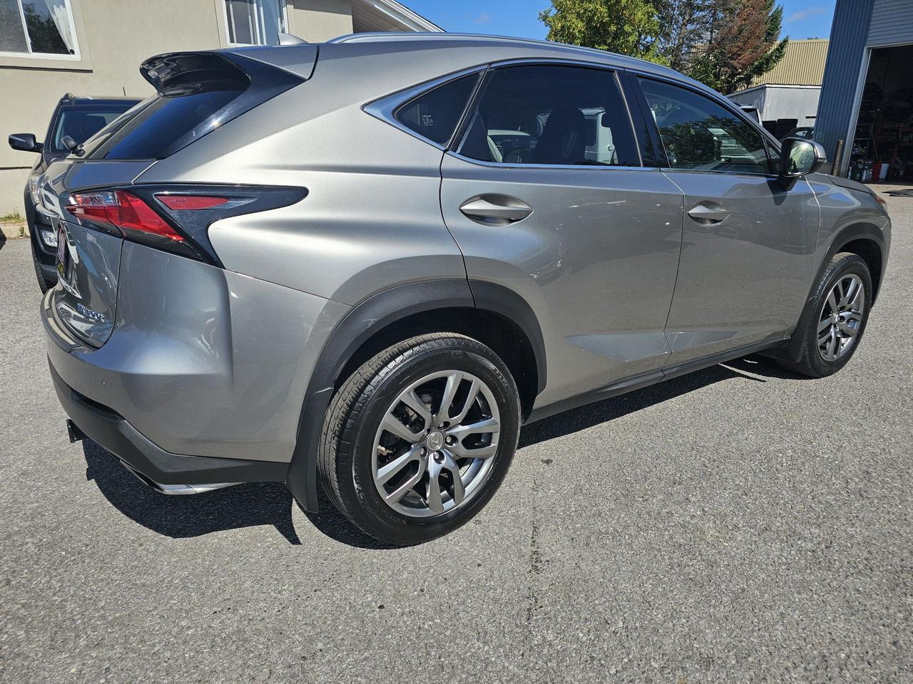 2016 Lexus NX 200t AWD, ACCIDENT FREE, 197KM, 1 YEAR WARRANTY INCL Photo3