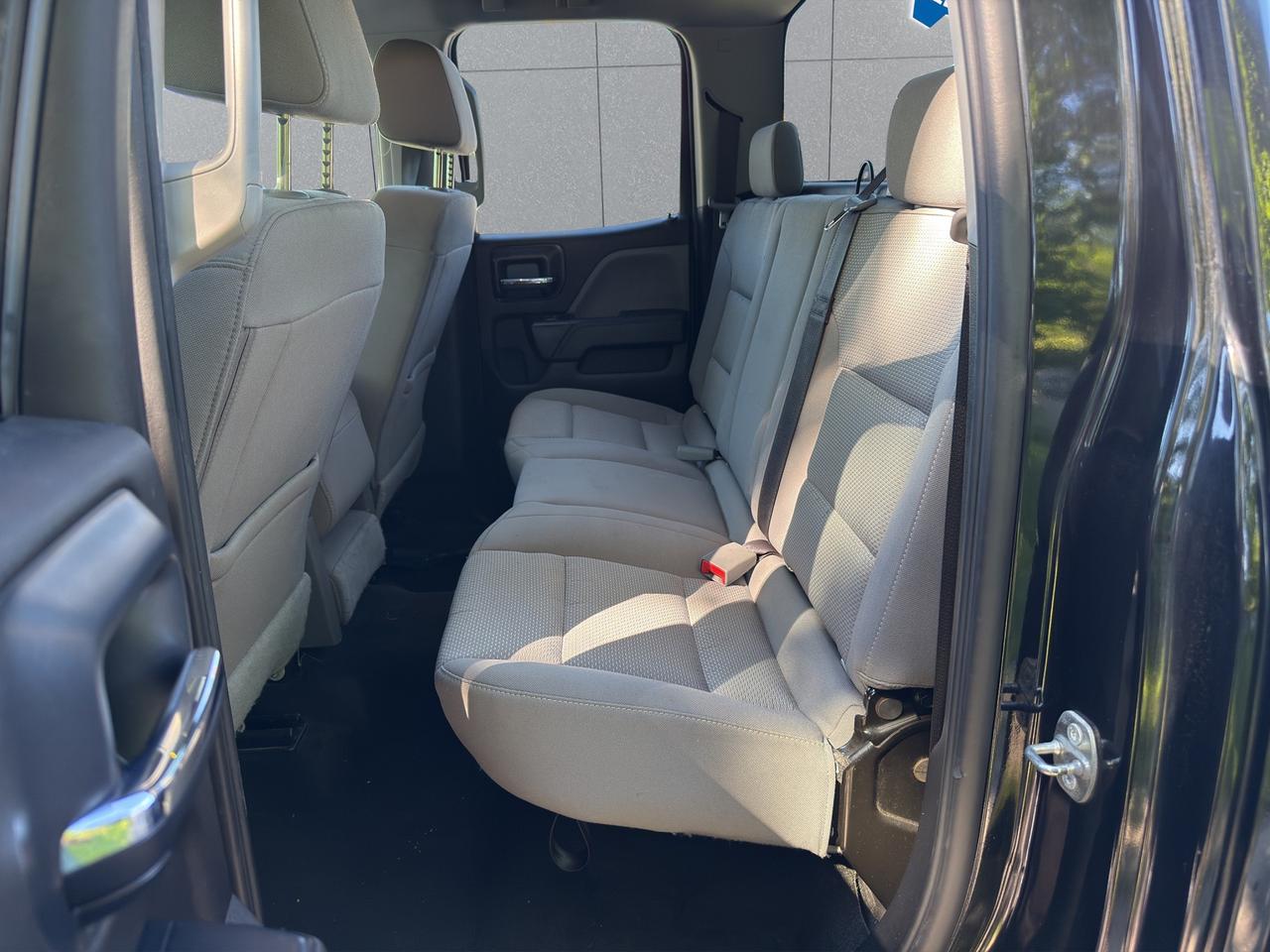 2018 Chevrolet Silverado 1500 4WD DOUBLE CAB 143.5" CUSTOM Photo