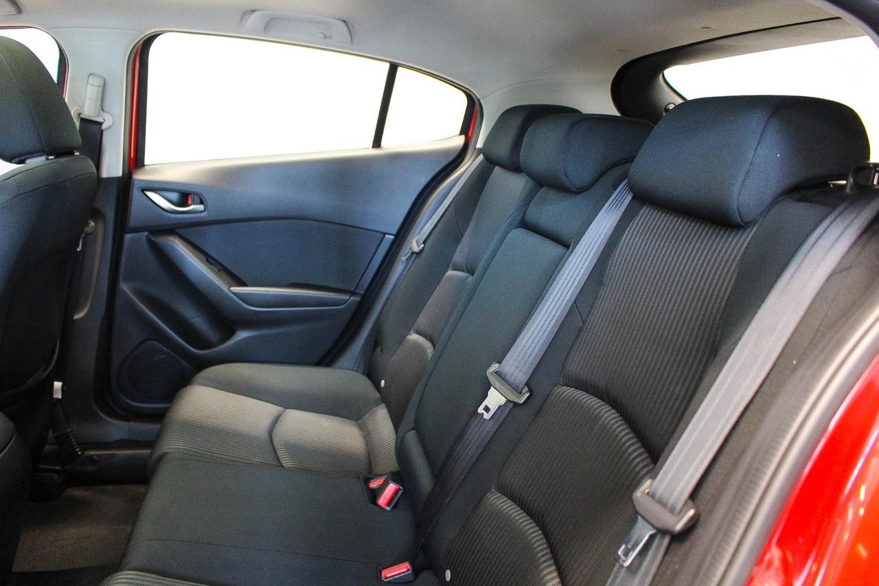 2014 Mazda MAZDA3 GS-SKY HEATED FRONT SEATS - CLOTH UPHOLSTERY - LOW KMS Photo