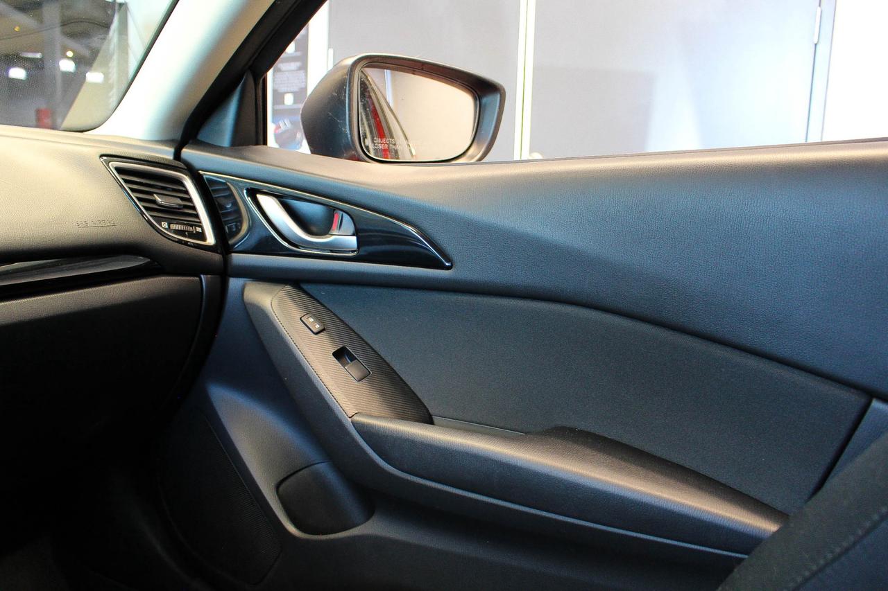 2014 Mazda MAZDA3 GS-SKY HEATED FRONT SEATS - CLOTH UPHOLSTERY - LOW KMS Photo