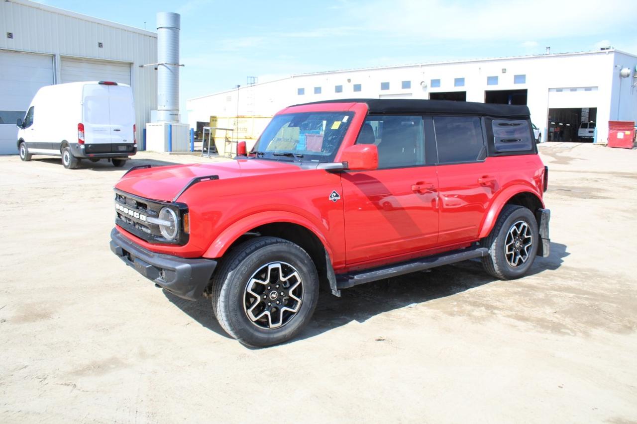 2023 Ford Bronco Outer Banks Soft Top w/Htd cloth, NAV, BUC - Photo #1