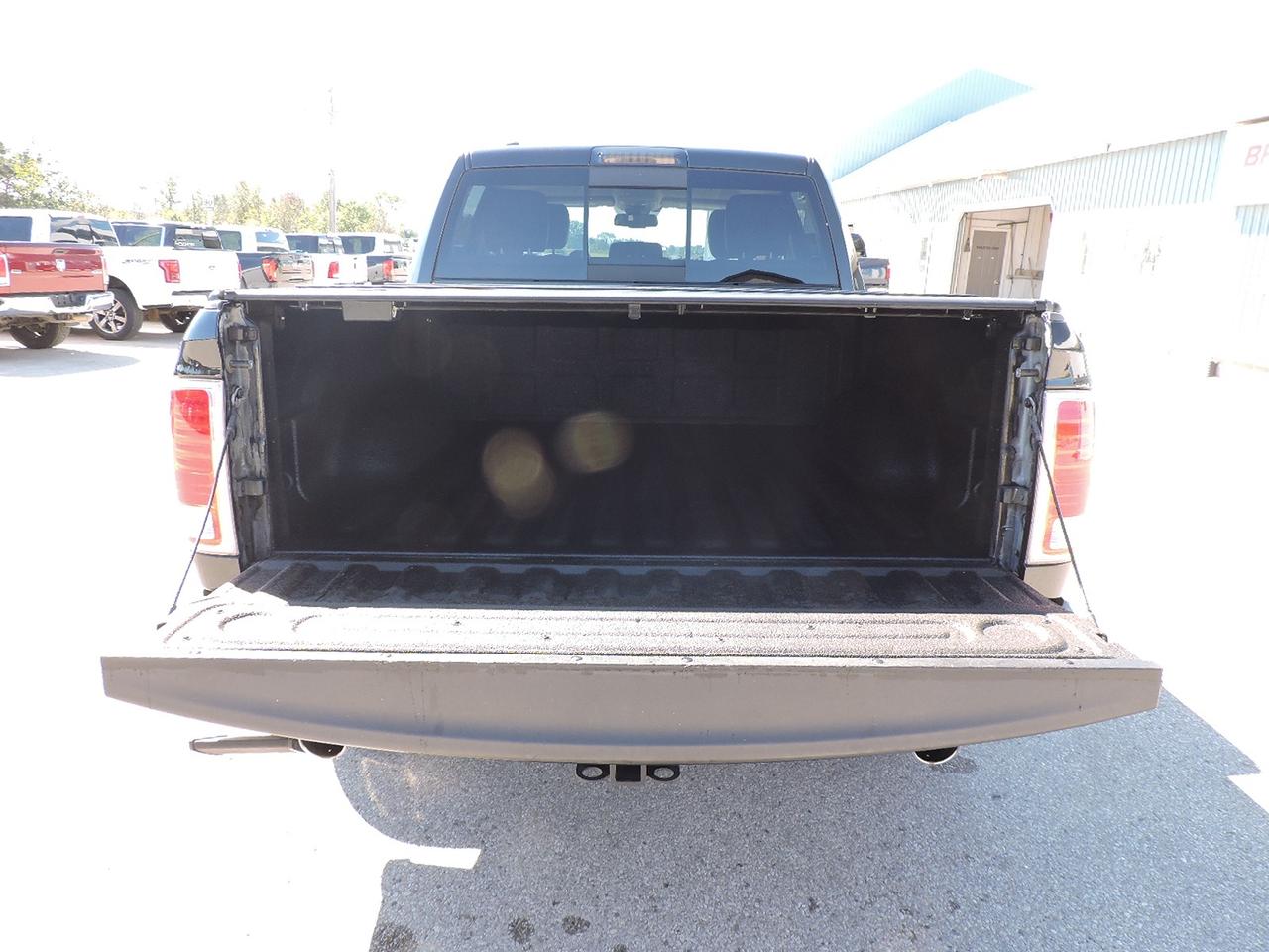 2017 RAM 1500 Laramie 5.7L Hemi 4X4 Leather Well Oiled Seats Six Photo