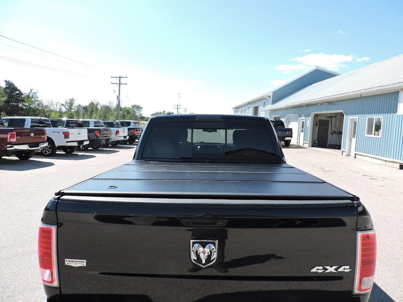 2017 RAM 1500 Laramie 5.7L Hemi 4X4 Leather Well Oiled Seats Six Photo