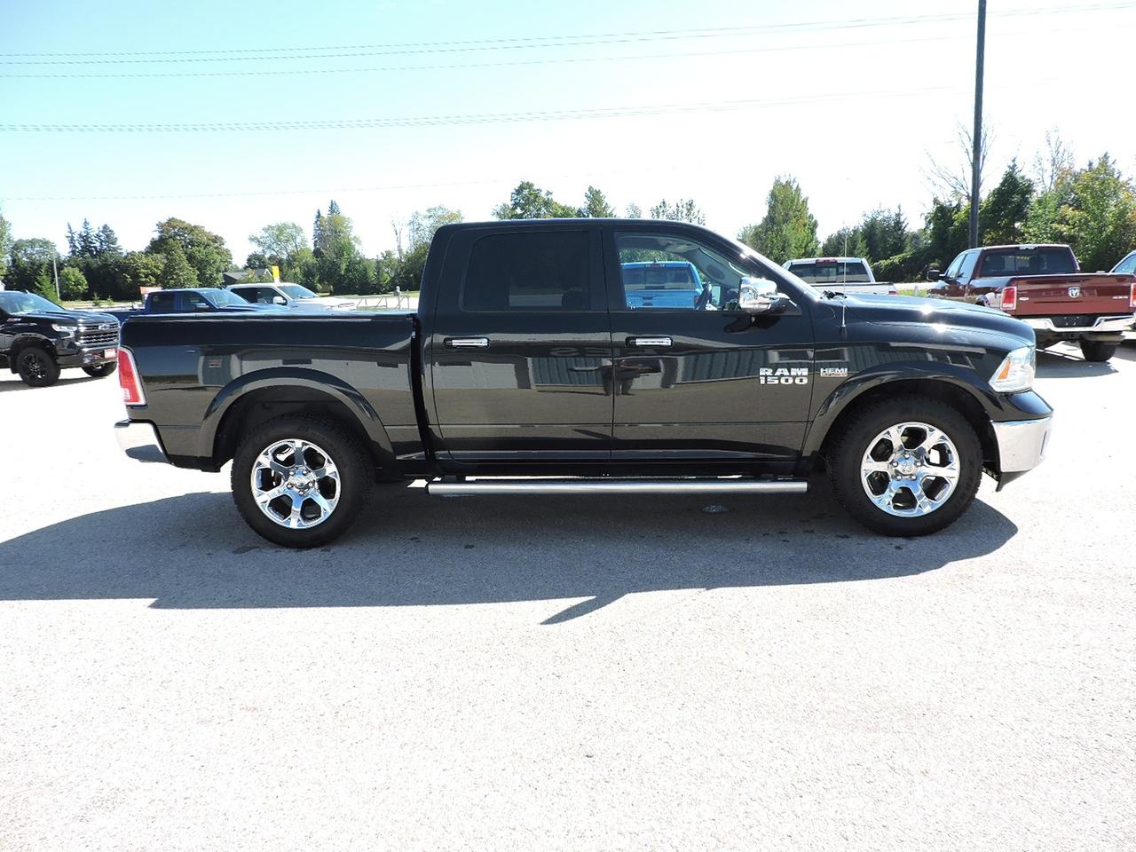 2017 RAM 1500 Laramie 5.7L Hemi 4X4 Leather Well Oiled Seats Six Photo