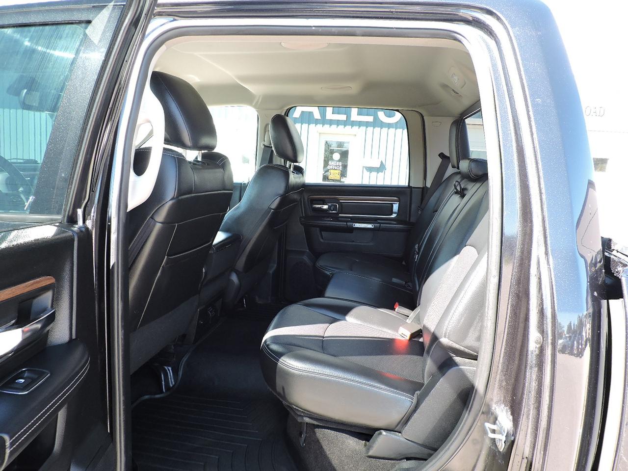 2017 RAM 1500 Laramie 5.7L Hemi 4X4 Leather Well Oiled Seats Six Photo