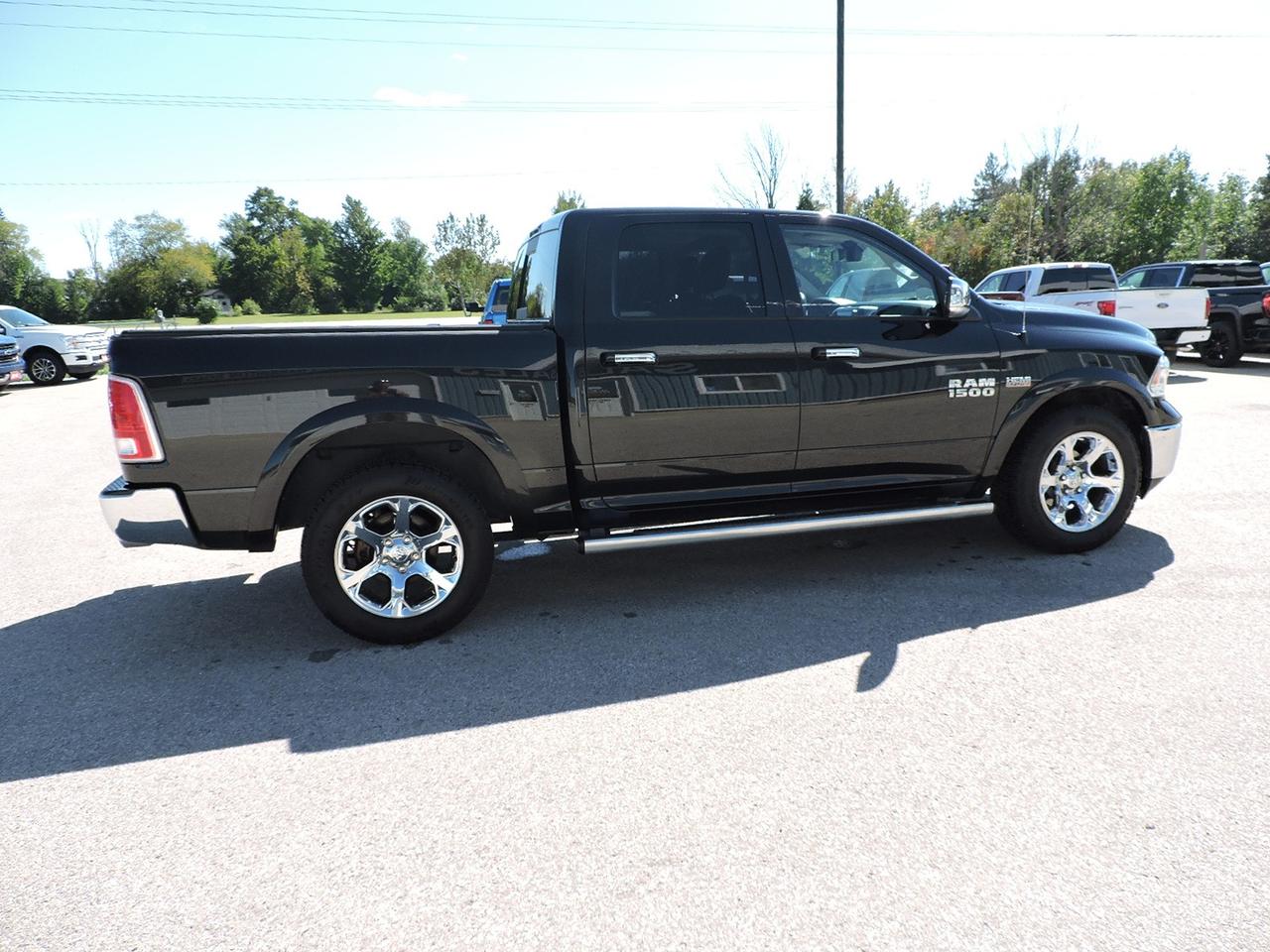 2017 RAM 1500 Laramie 5.7L Hemi 4X4 Leather Well Oiled Seats Six Photo