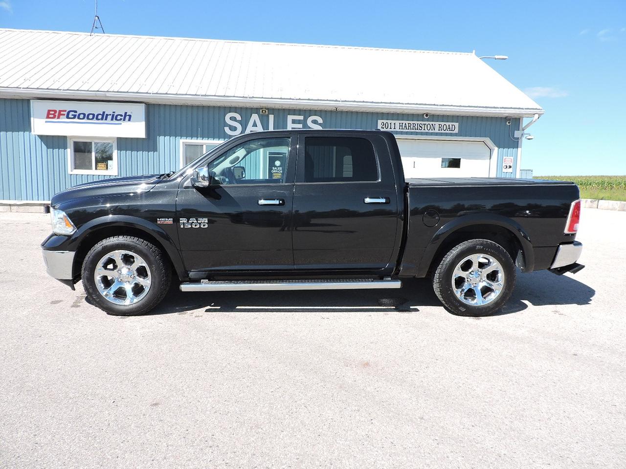 2017 RAM 1500 Laramie 5.7L Hemi 4X4 Leather Well Oiled Seats Six Photo
