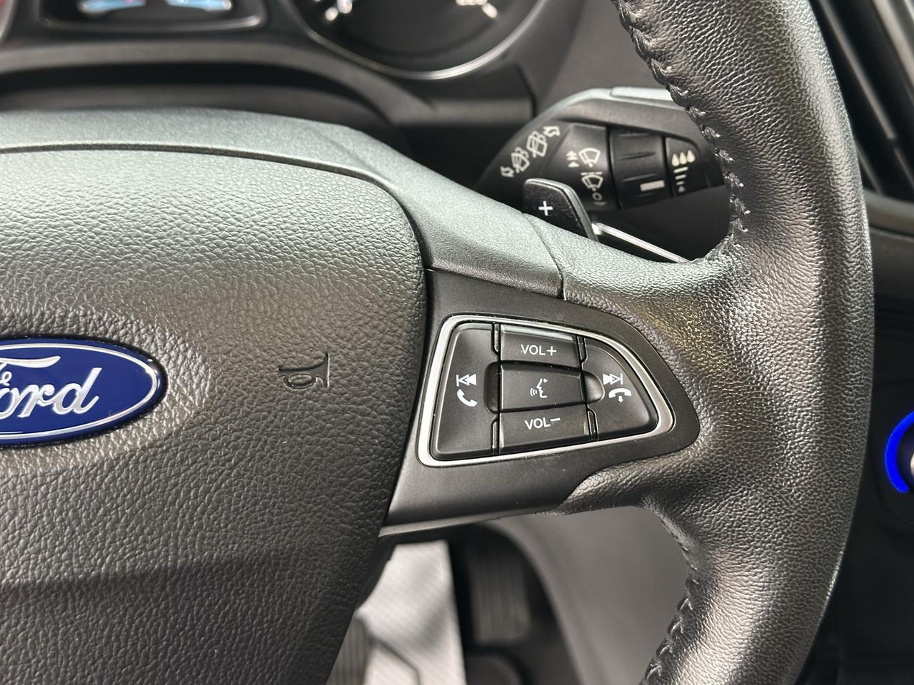 2017 Ford Escape 4WD 4DR TITANIUM Photo16