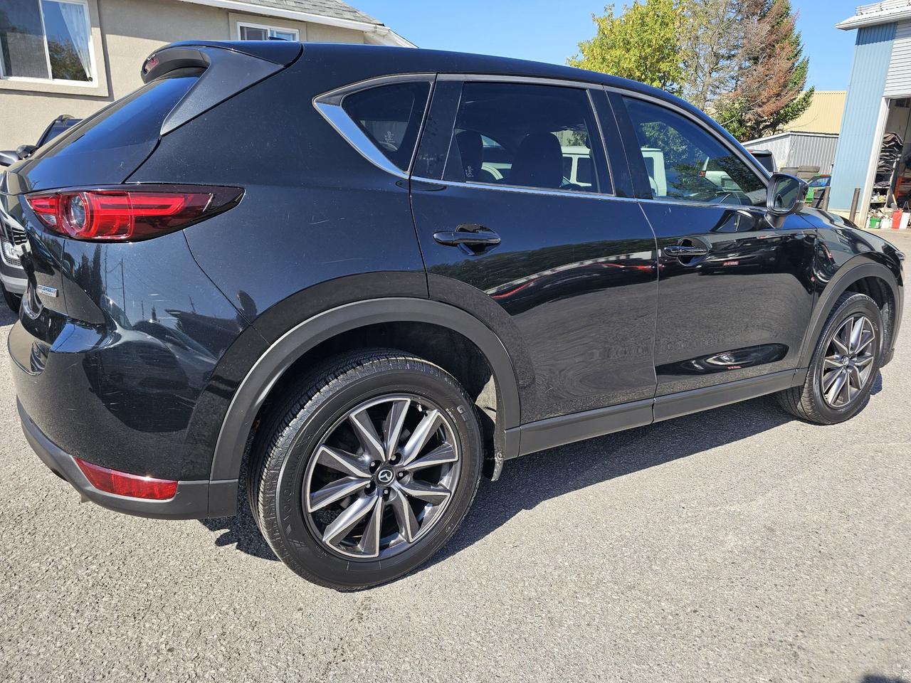 2017 Mazda CX-5 GT, AWD, FULLY FULLY LOADED, 95KM, ONE OWNER Photo