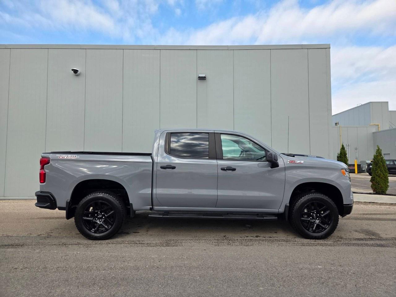 2024 Chevrolet Silverado 1500 Crew Cab Short Box 4-Wheel Drive LT Trail Boss Photo
