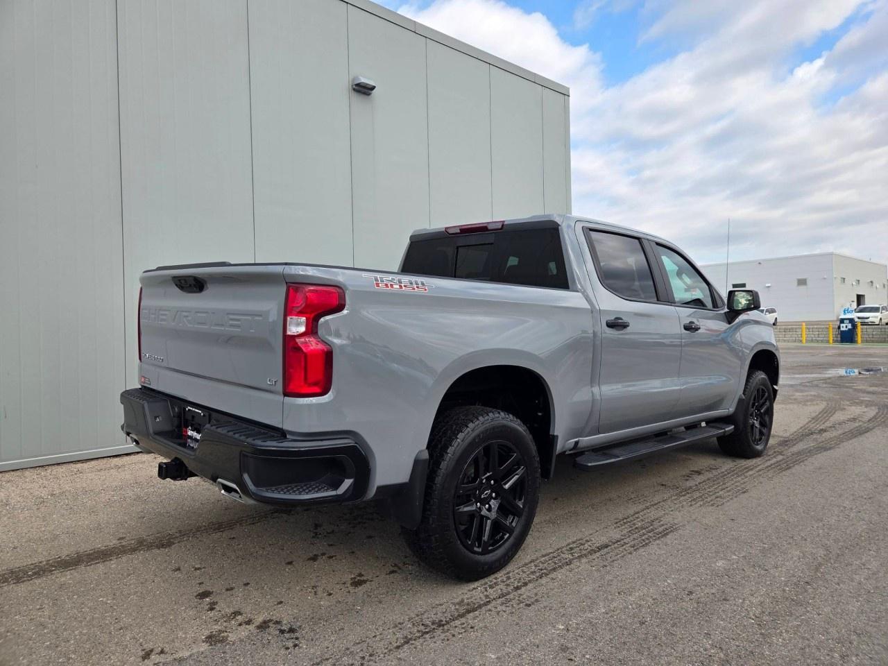 2024 Chevrolet Silverado 1500 Crew Cab Short Box 4-Wheel Drive LT Trail Boss Photo