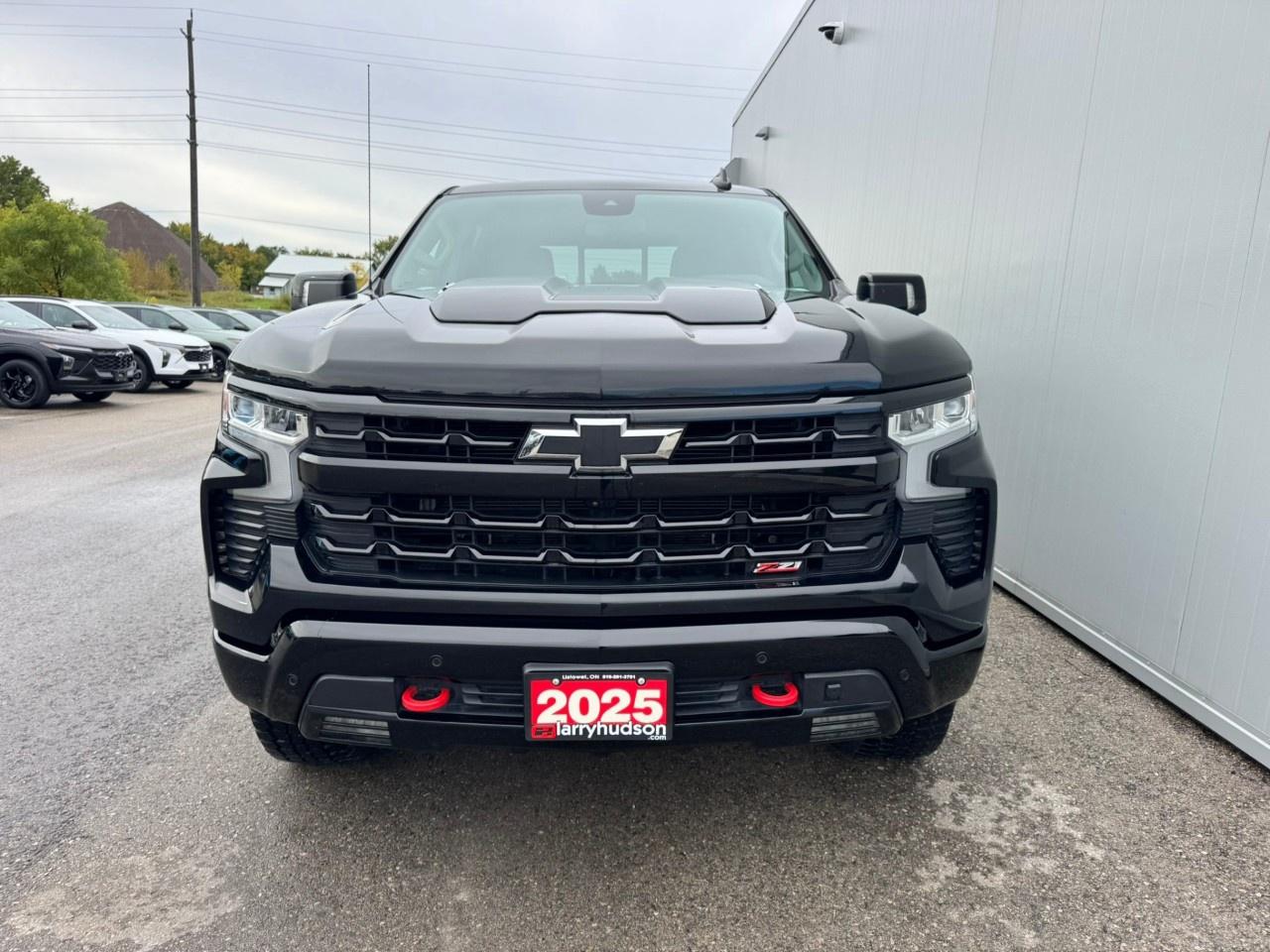 2025 Chevrolet Silverado 1500 Crew Cab Short Box 4-Wheel Drive LT Trail Boss Photo2