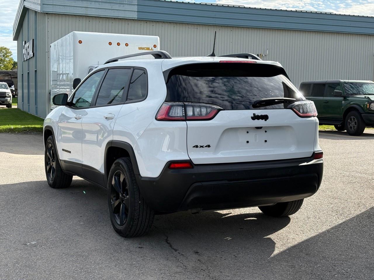 2023 Jeep Cherokee Altitude 4x4 Photo