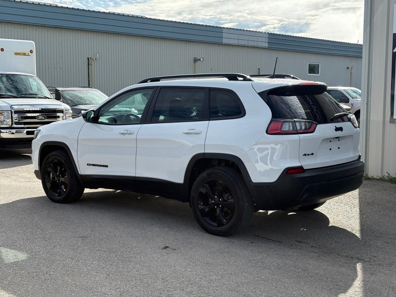 2023 Jeep Cherokee Altitude 4x4 Photo