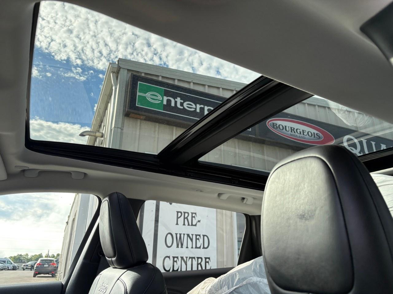 2023 Jeep Cherokee Altitude 4x4 Photo
