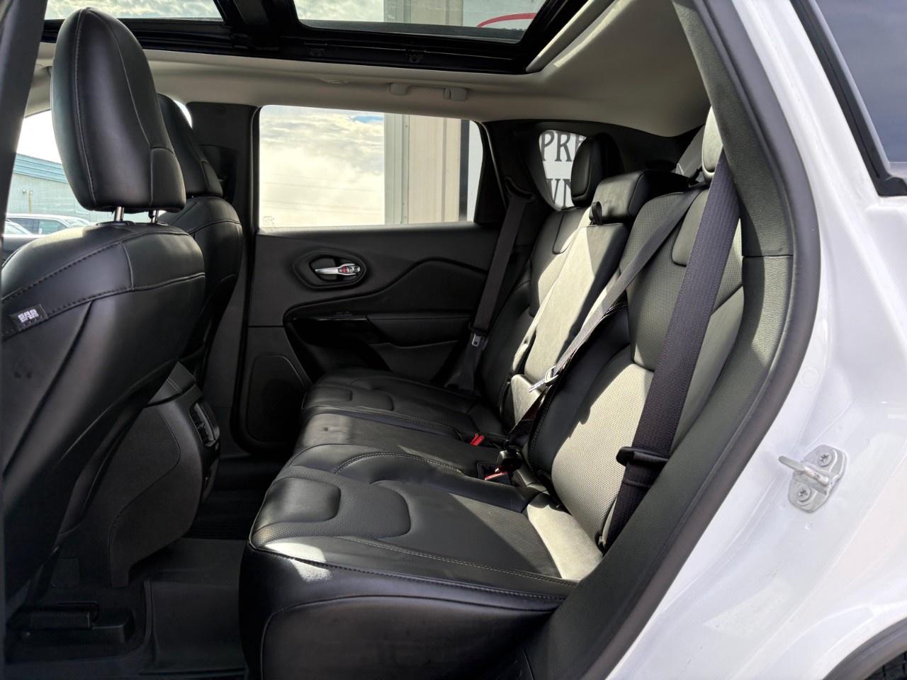 2023 Jeep Cherokee Altitude 4x4 Photo