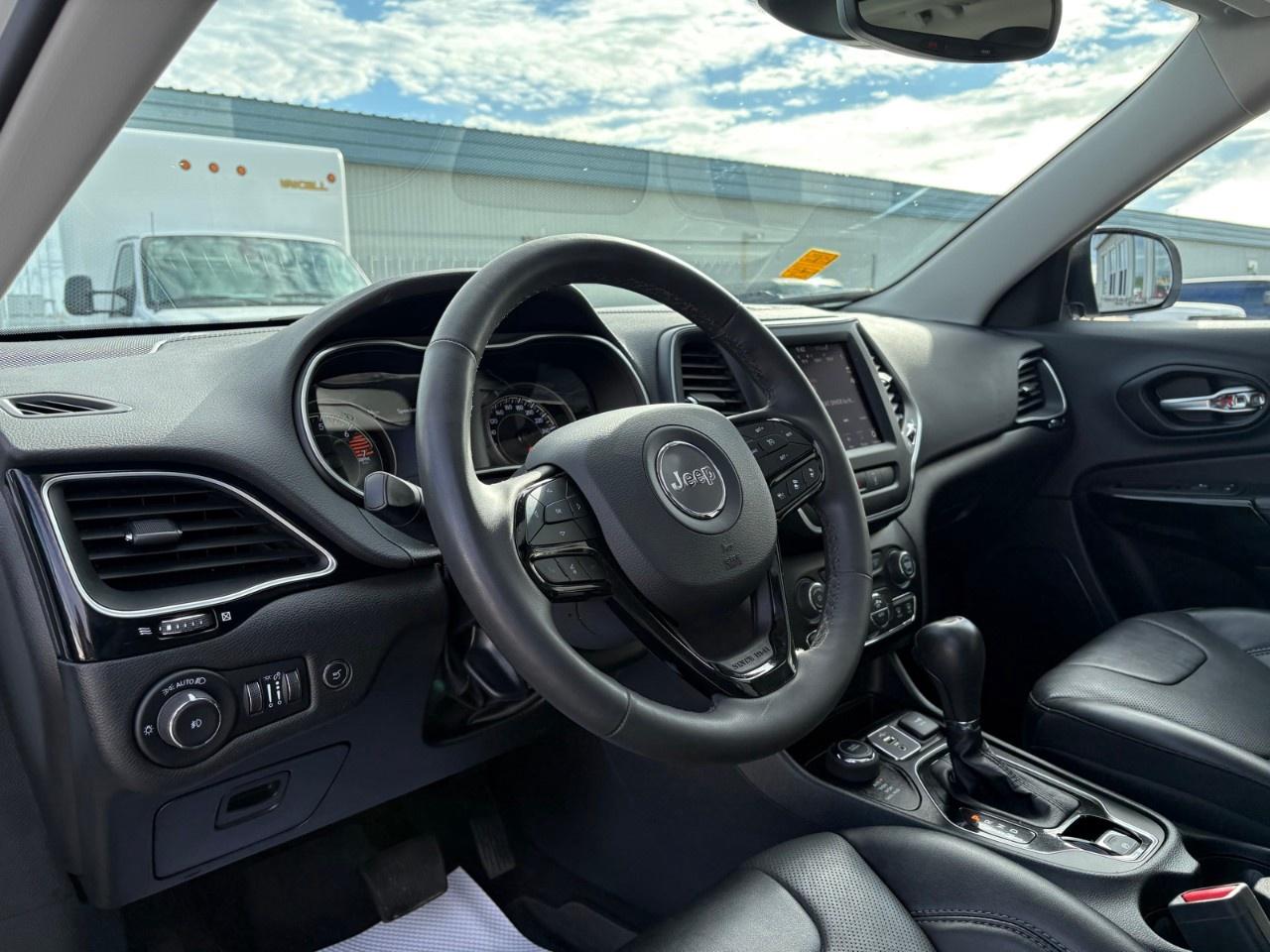 2023 Jeep Cherokee Altitude 4x4 Photo