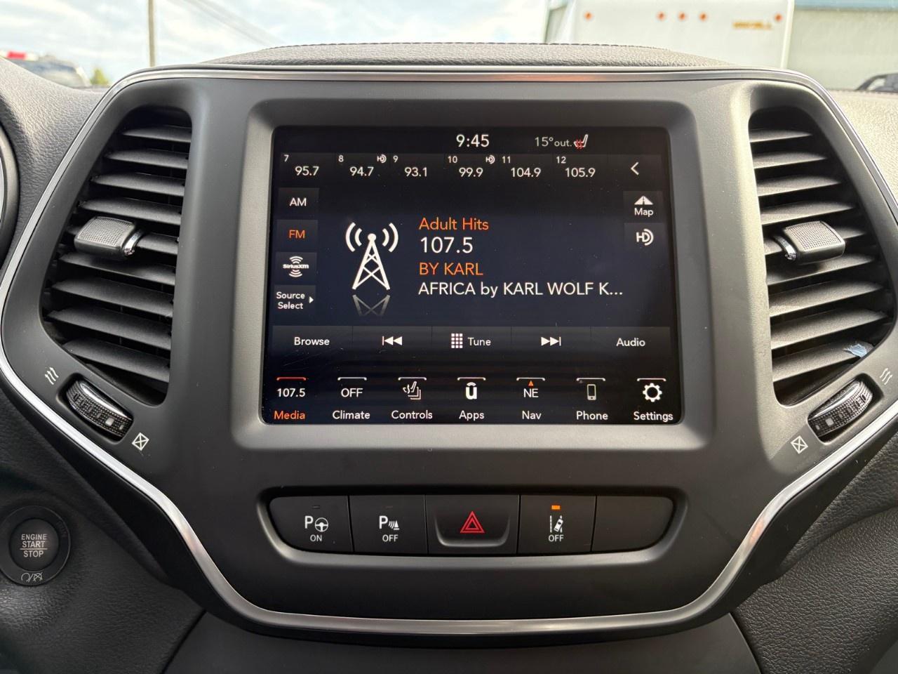 2023 Jeep Cherokee Altitude 4x4 Photo