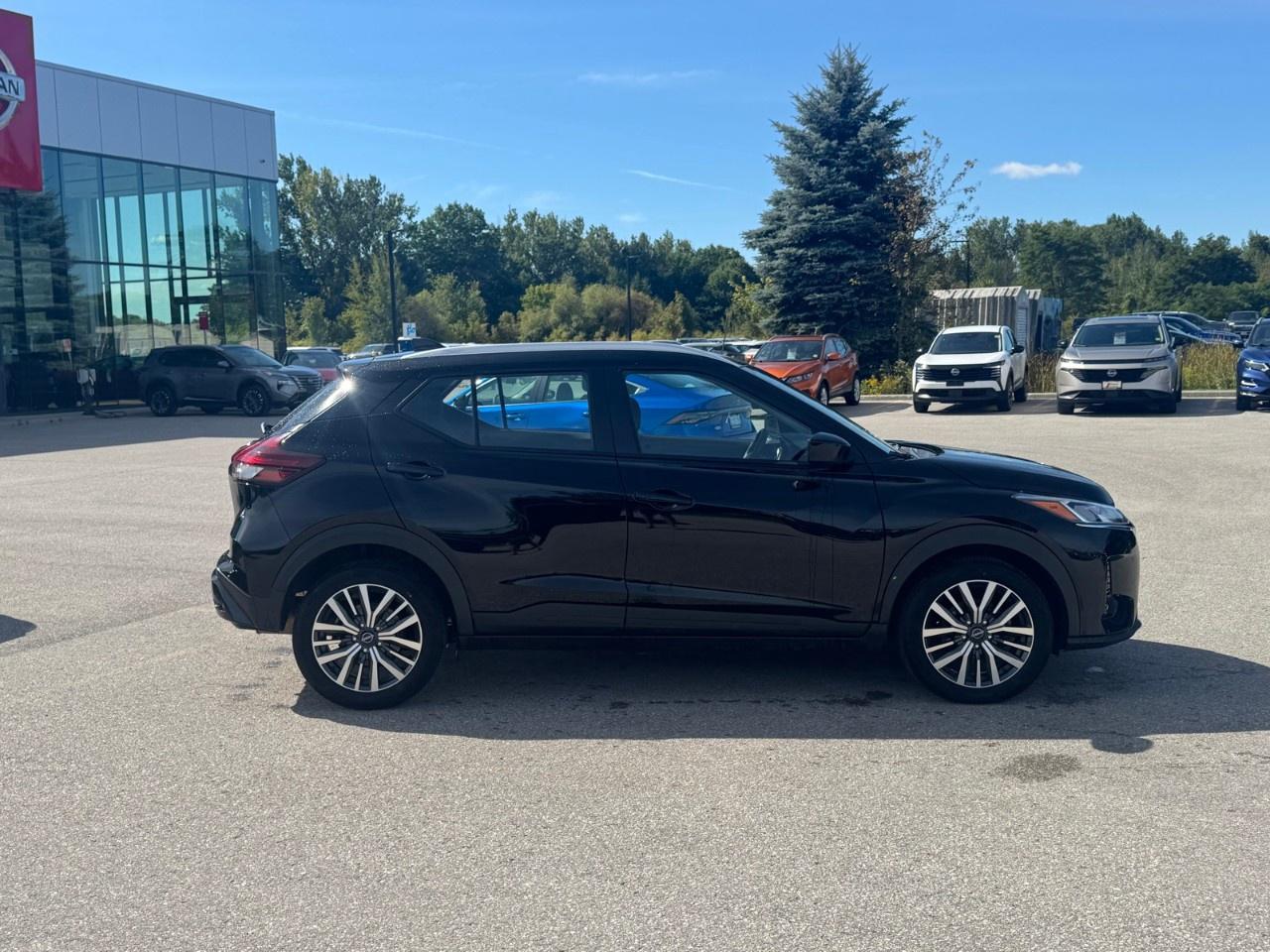 2024 Nissan Kicks SV FWD Photo