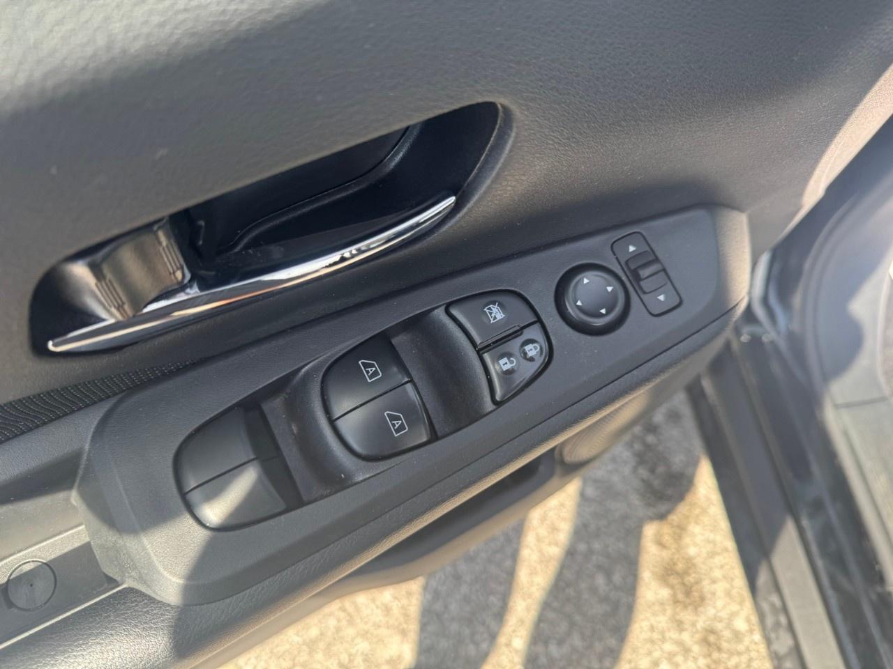 2024 Nissan Kicks SV FWD Photo