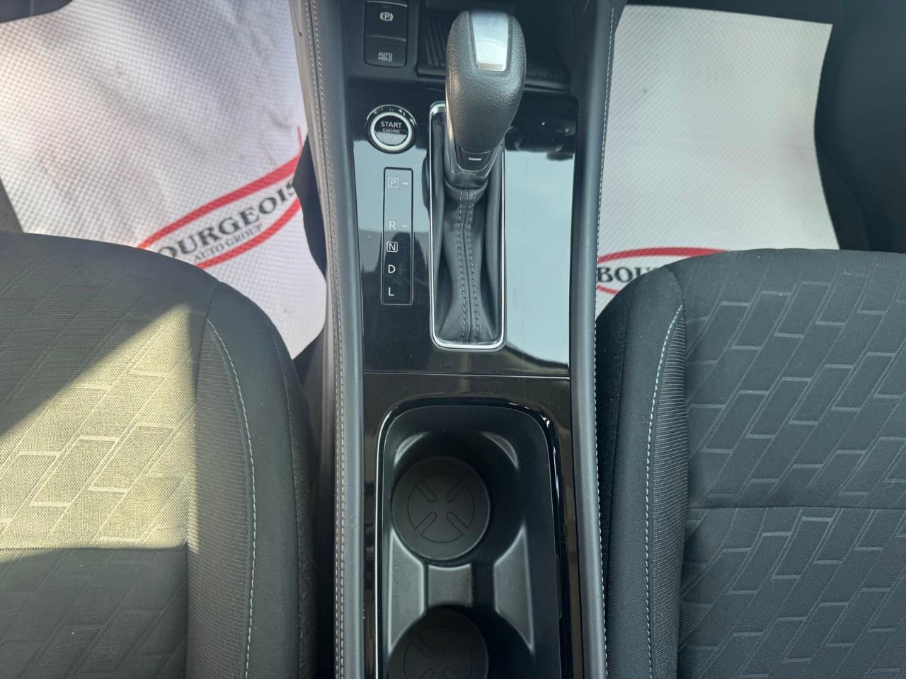 2024 Nissan Kicks SV FWD Photo