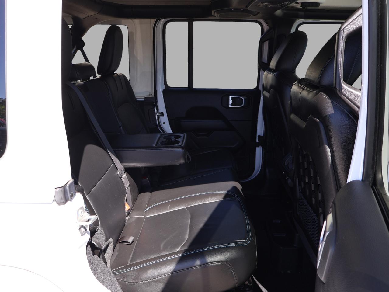 2022 Jeep Wrangler HYBRID UNLIMITED RUBICON 4XE *ACCIDENT FREE*1 OWNER*SERVICE RECORDS* CAMERA NAV BLUETOOTH LEATHER HEATED SEATS CRUISE ALLOYS Photo