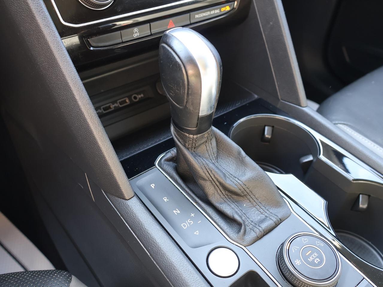 2021 Volkswagen Atlas V6 HIGHLINE 4MOTION *7 SEATES* CAMERA BLUETOOTH LEATHER HEATED SEATS PANO ROOF CRUISE ALLOYS Photo