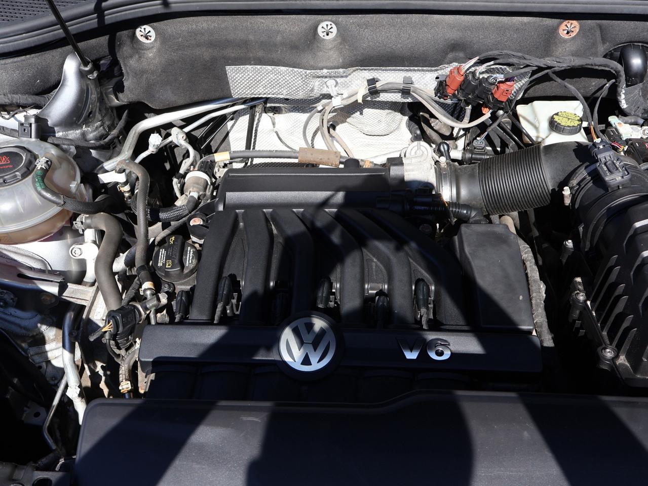 2021 Volkswagen Atlas V6 HIGHLINE 4MOTION *7 SEATES* CAMERA BLUETOOTH LEATHER HEATED SEATS PANO ROOF CRUISE ALLOYS Photo