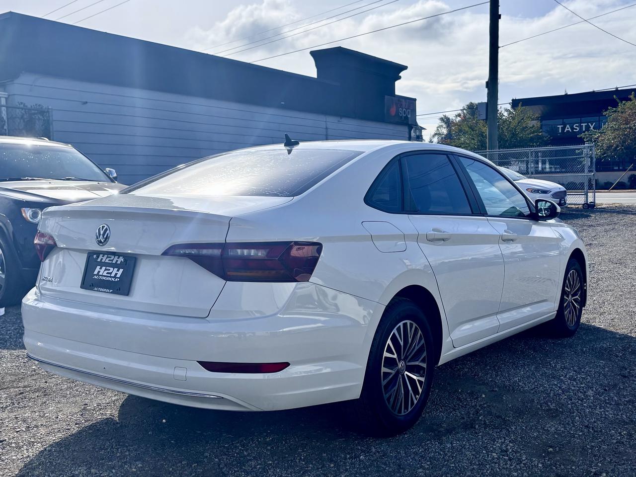 2019 Volkswagen Jetta FINANCING AVAILABLE Photo5
