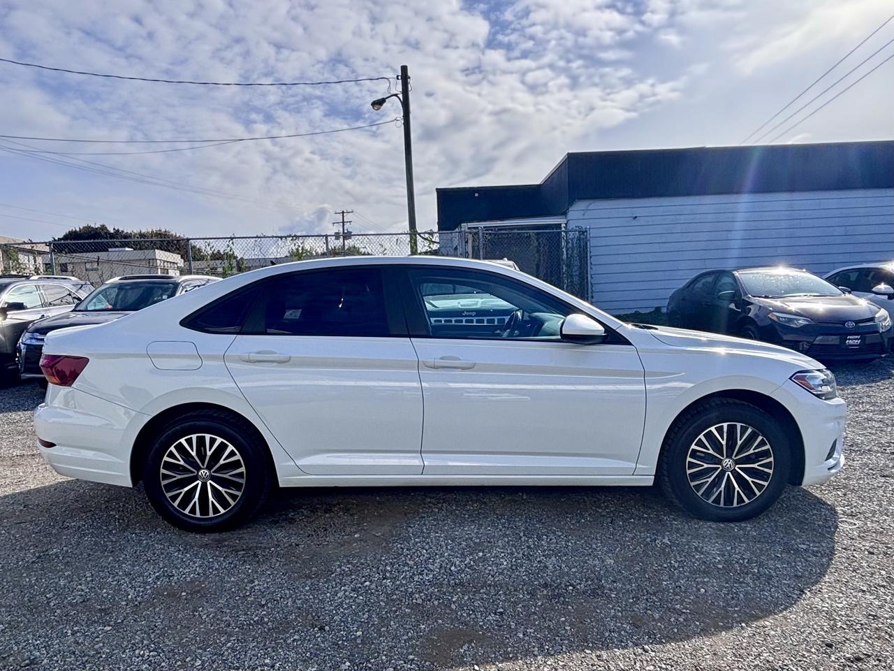 2019 Volkswagen Jetta FINANCING AVAILABLE Photo4