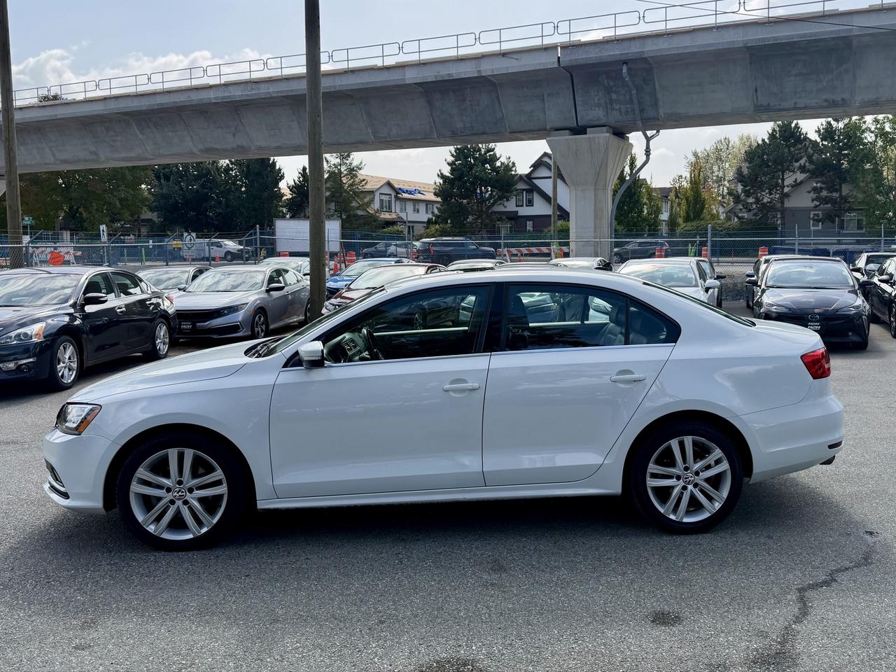 2015 Volkswagen Jetta FINANCING AVAILABLE Photo9
