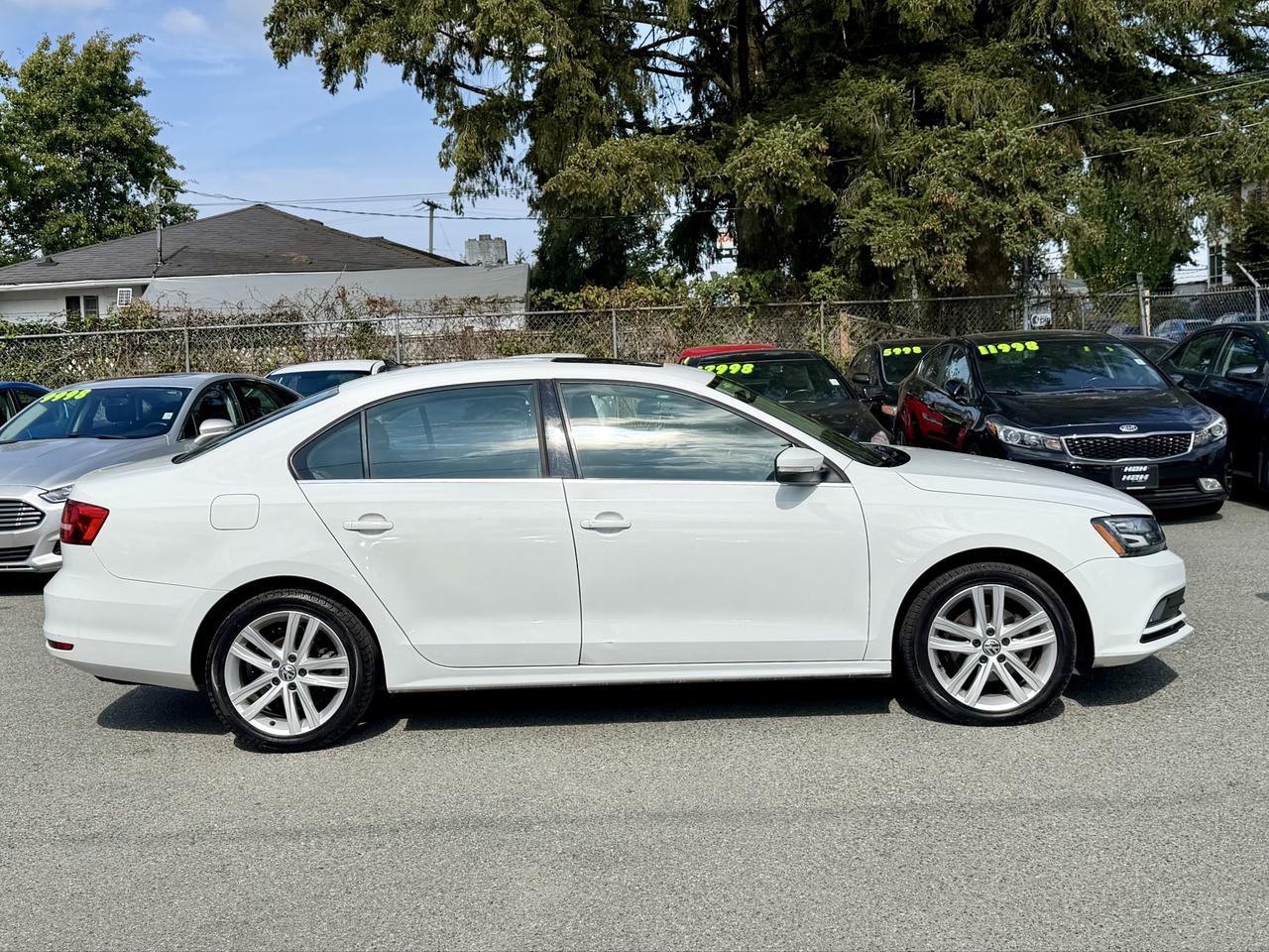2015 Volkswagen Jetta FINANCING AVAILABLE Photo5