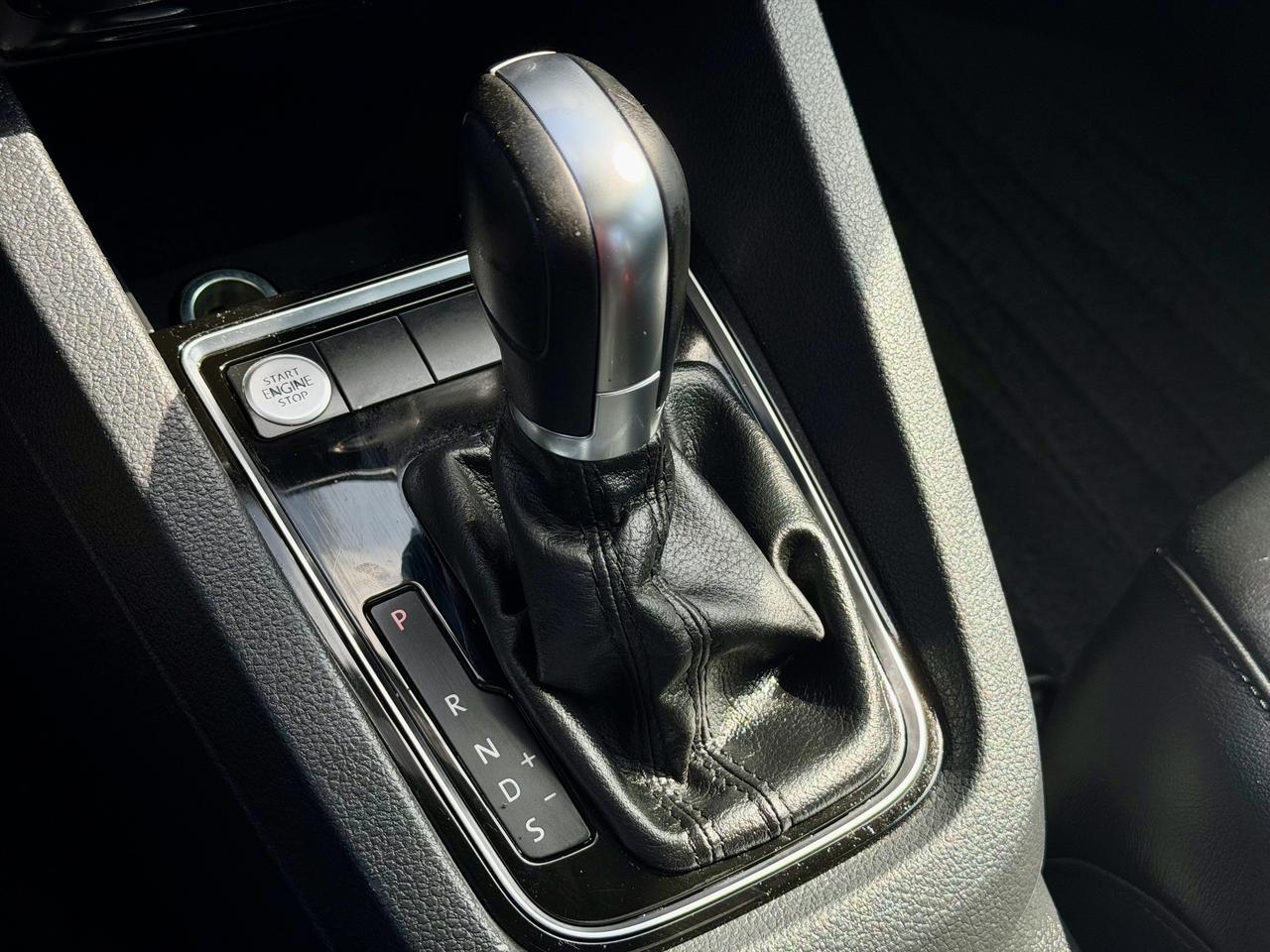 2015 Volkswagen Jetta FINANCING AVAILABLE Photo13