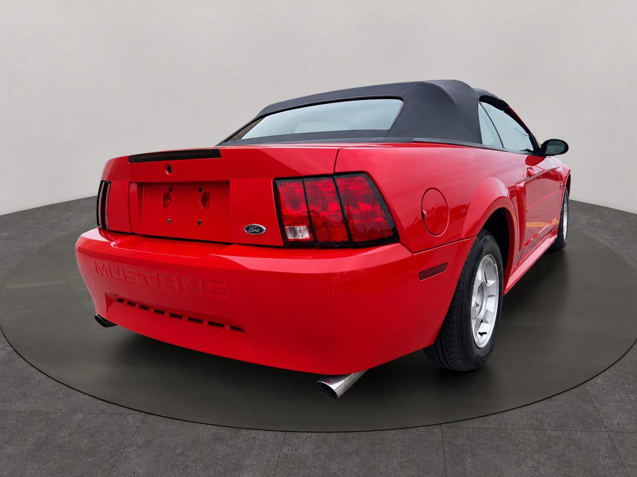 2000 Ford Mustang 2Dr Convertible Photo