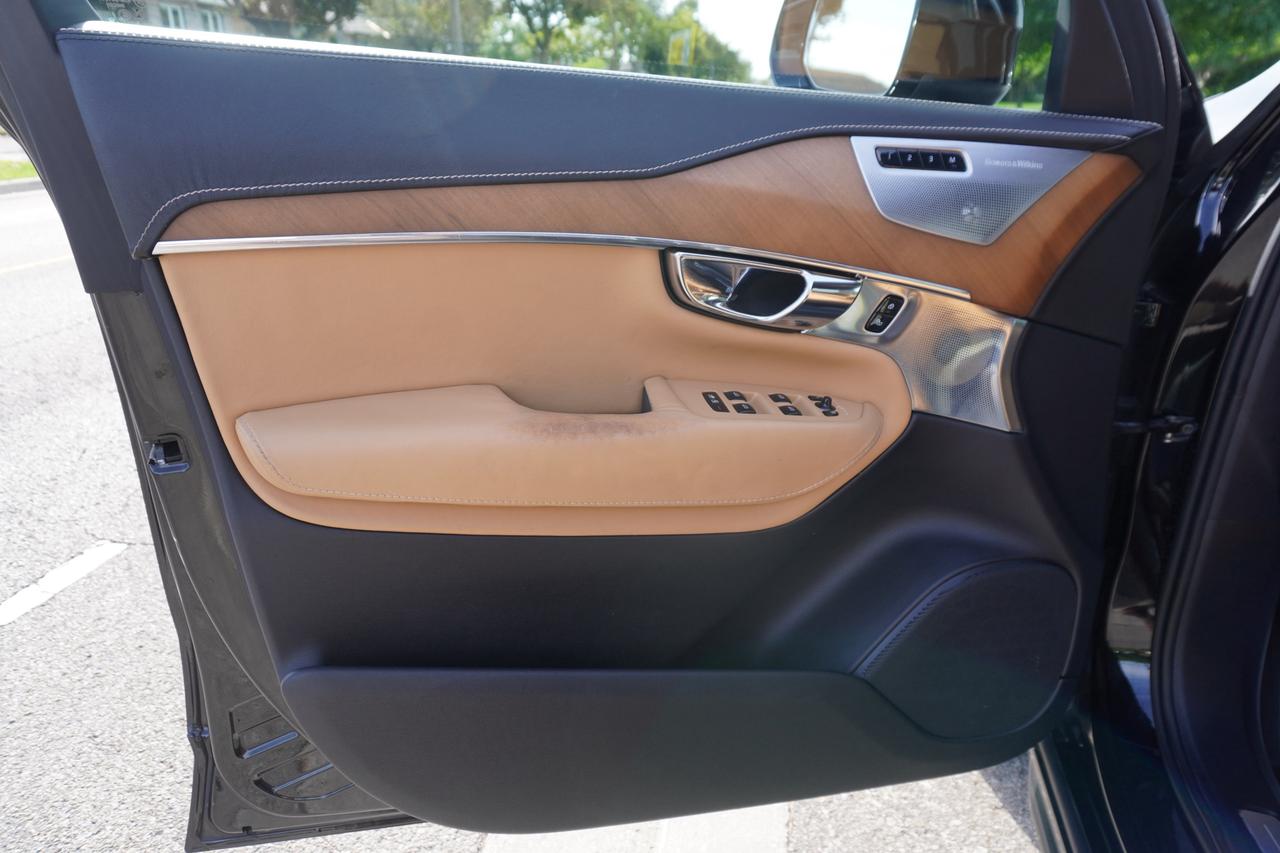 2016 Volvo XC90 DEALER SERVICED / LOCAL TRADE / INSCRIPTION / BOWERS WILKINS / AWD Photo