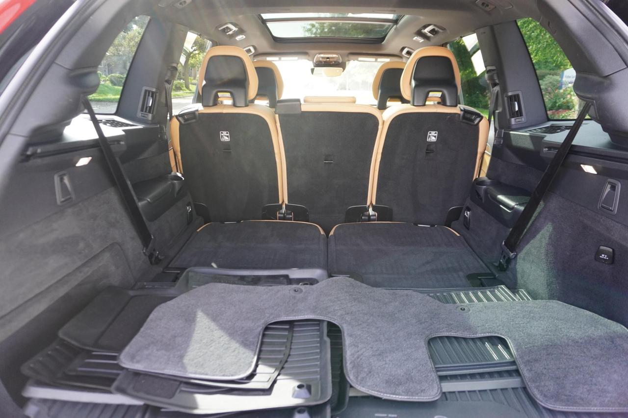 2016 Volvo XC90 DEALER SERVICED / LOCAL TRADE / INSCRIPTION / BOWERS WILKINS / AWD Photo