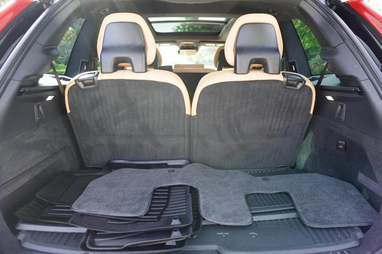 2016 Volvo XC90 DEALER SERVICED / LOCAL TRADE / INSCRIPTION / BOWERS WILKINS / AWD Photo