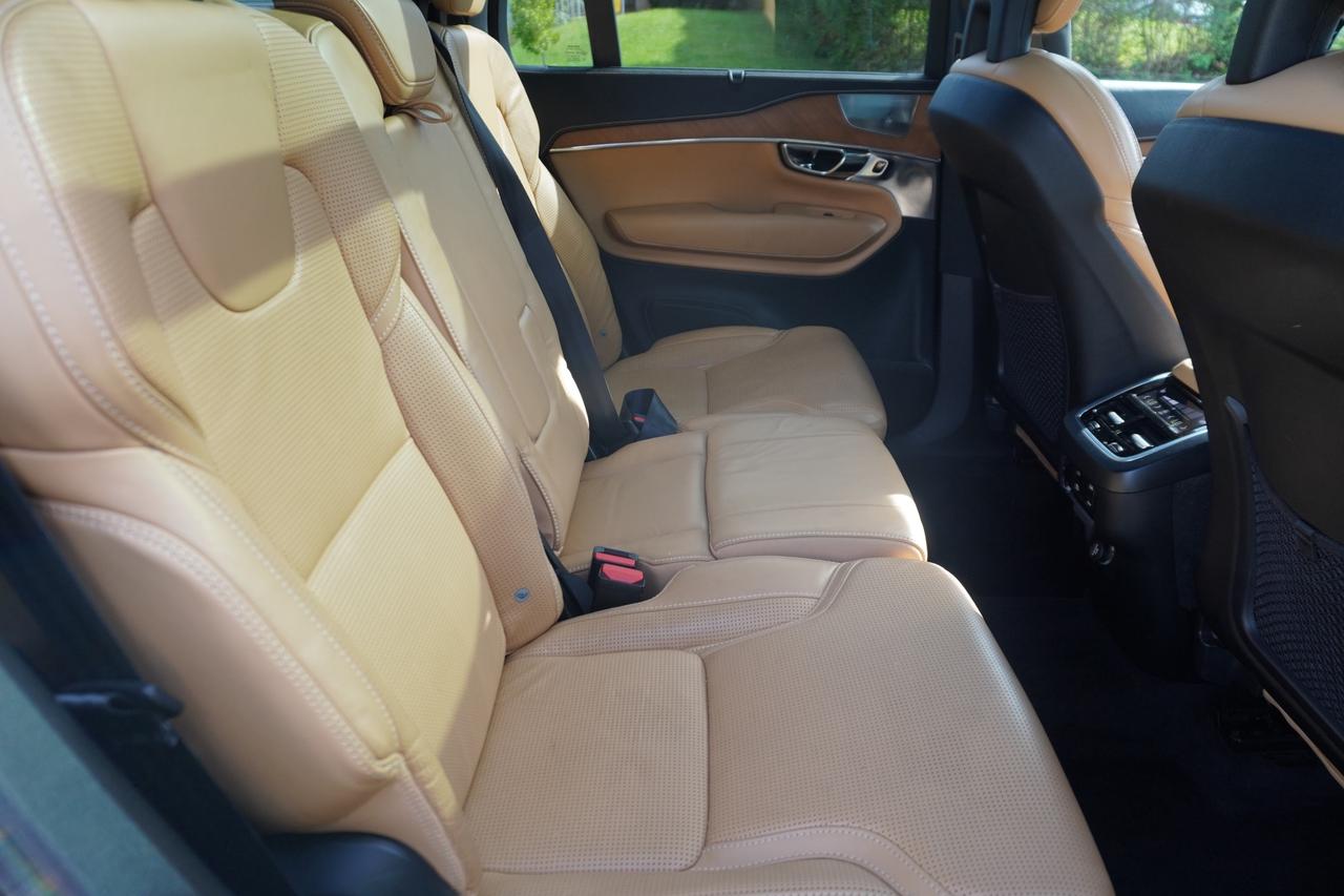 2016 Volvo XC90 DEALER SERVICED / LOCAL TRADE / INSCRIPTION / BOWERS WILKINS / AWD Photo
