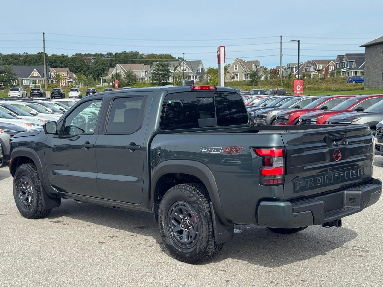 2027 Nissan Frontier Crew Cab 4x4 PRO-4X Photo