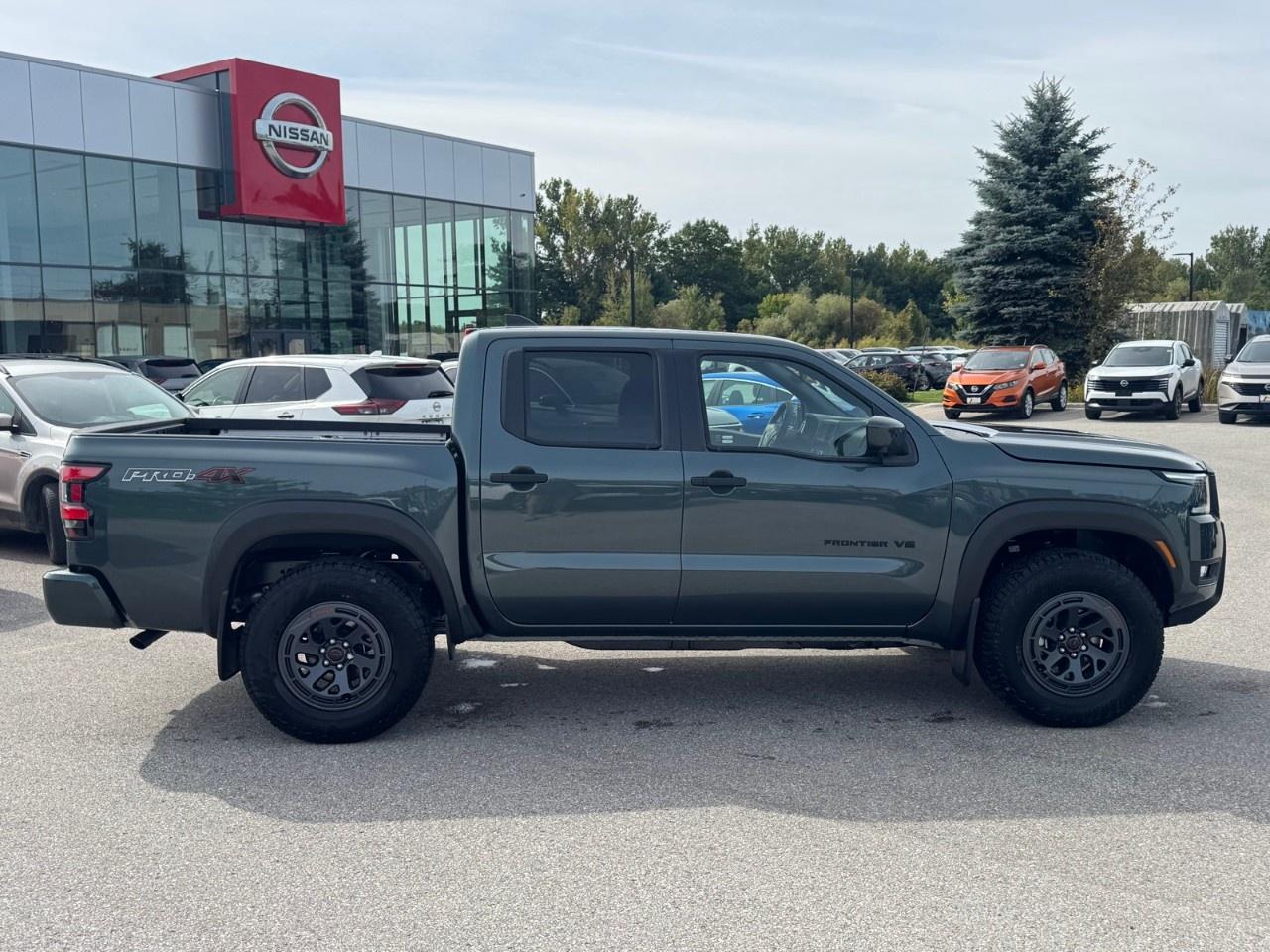2027 Nissan Frontier Crew Cab 4x4 PRO-4X Photo