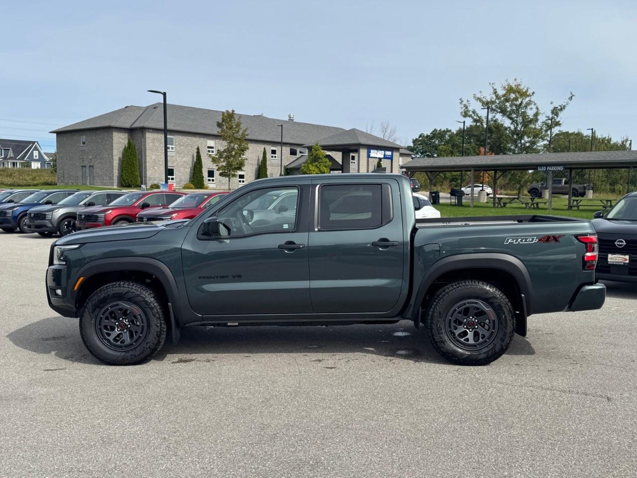 2027 Nissan Frontier Crew Cab 4x4 PRO-4X Photo