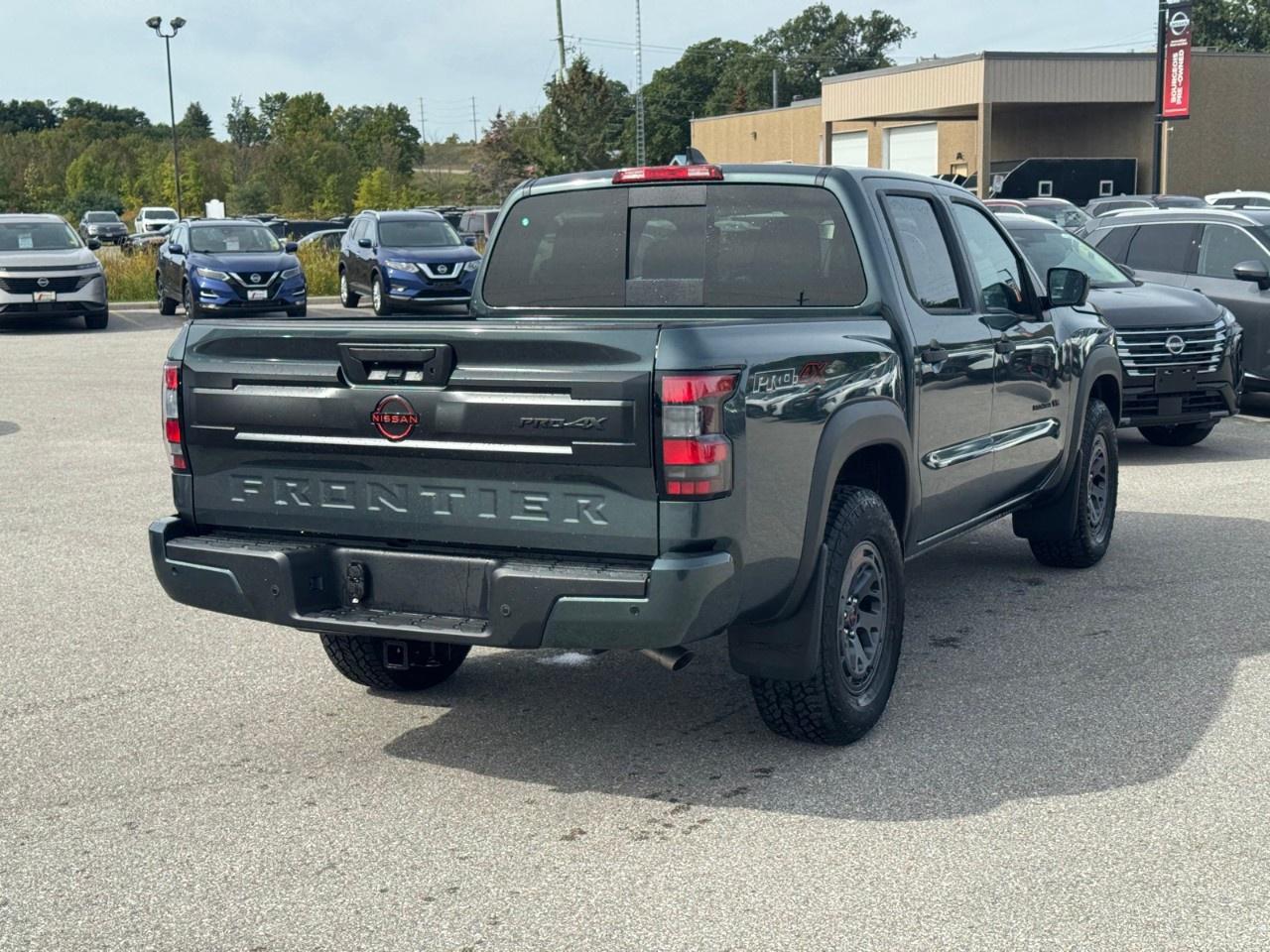 2027 Nissan Frontier Crew Cab 4x4 PRO-4X Photo