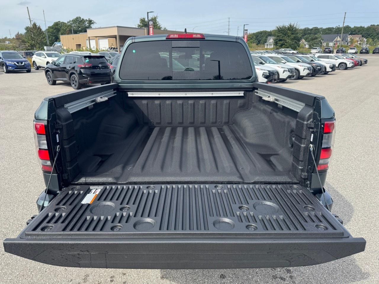 2027 Nissan Frontier Crew Cab 4x4 PRO-4X Photo